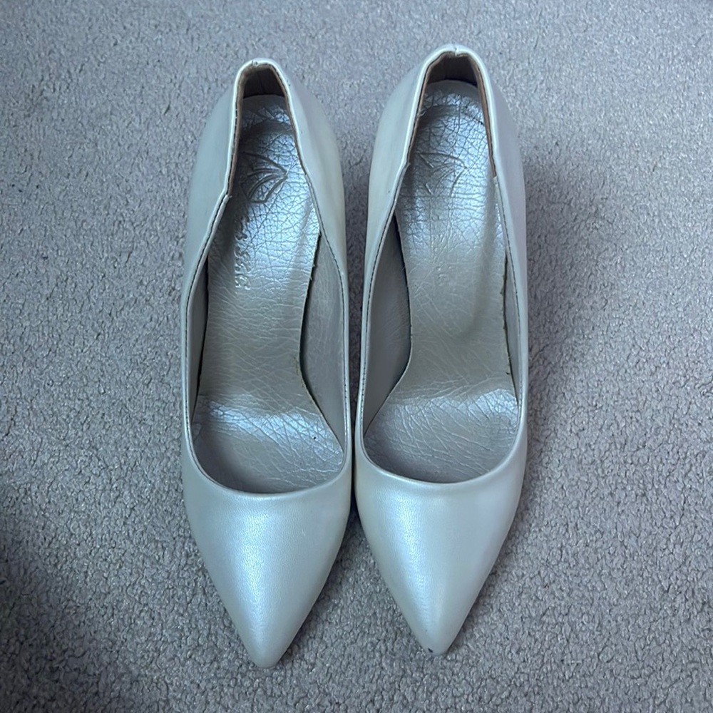 🛍️SALE🛍️ Pearl Color Pointed Toe Heels - Picture 4 of 7
